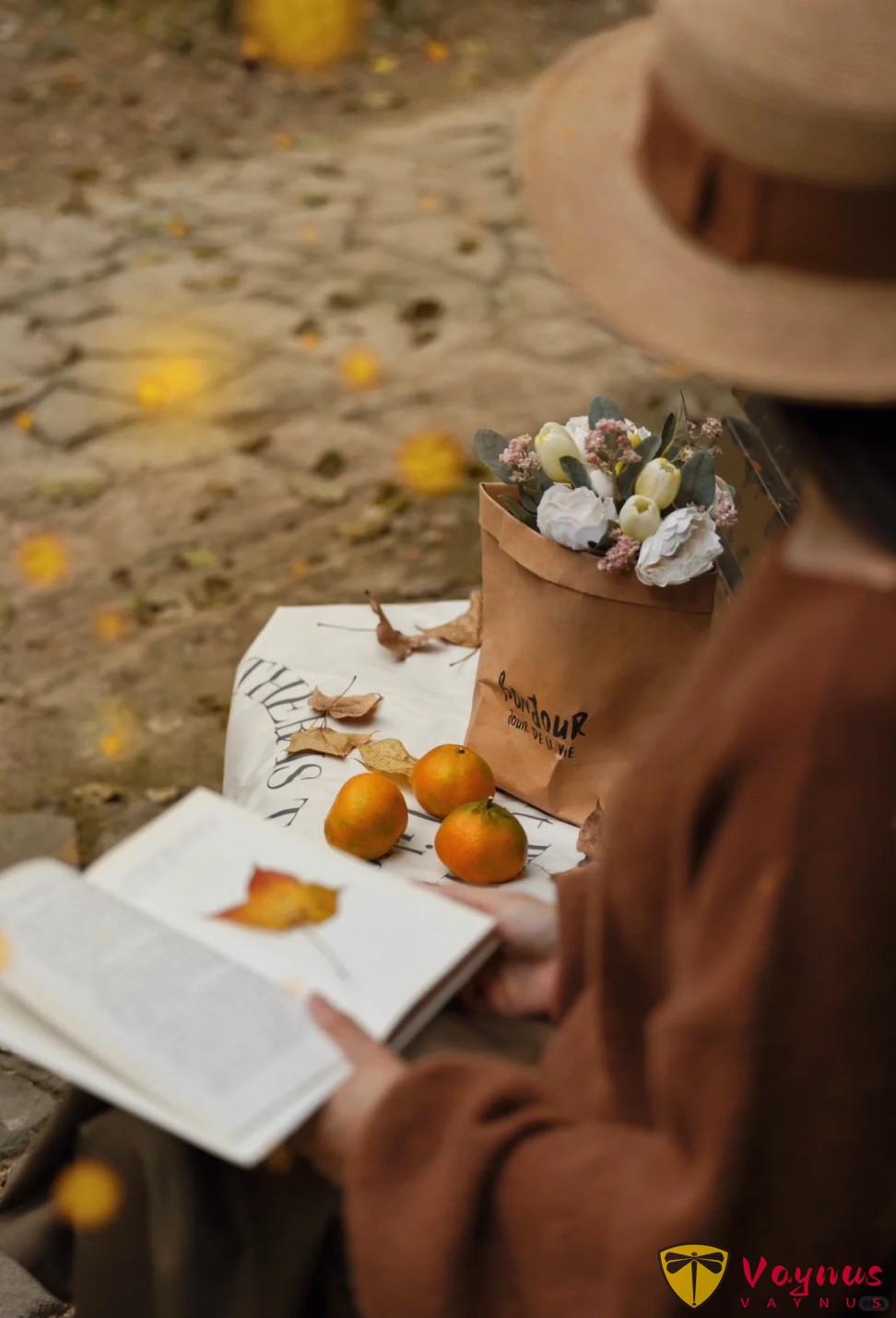 听我的,秋冬公园长椅一定要这样拍好吗?满地落叶的氛围感真的绝了!