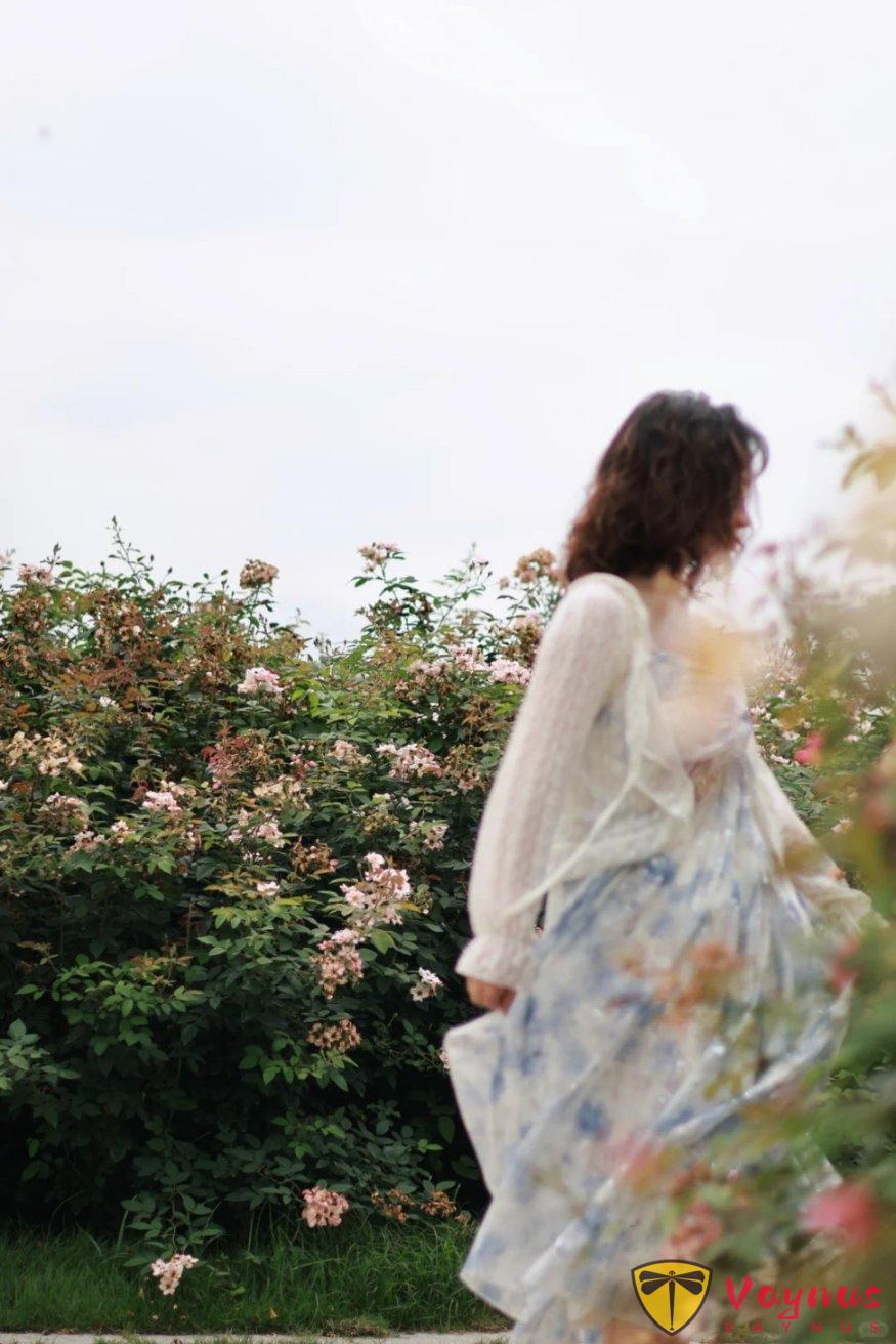 90%的人都不知道,照片的高階,不是清晰,而是“模糊得剛好”,虛焦纔是氛圍感的盡頭