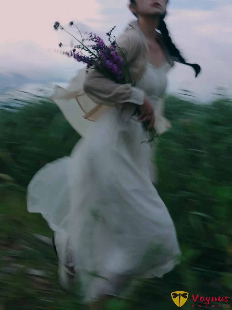 90%的人都不知道,照片的高階,不是清晰,而是“模糊得剛好”,虛焦纔是氛圍感的盡頭