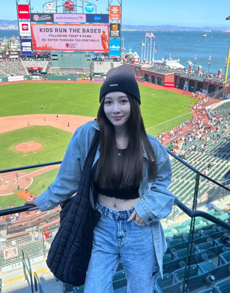 台日混血!大眼网红正妹《筱崎泫》,谁能不心动啊