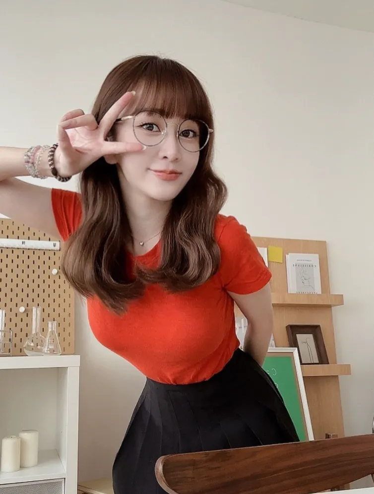 台日混血!大眼网红正妹《筱崎泫》,谁能不心动啊