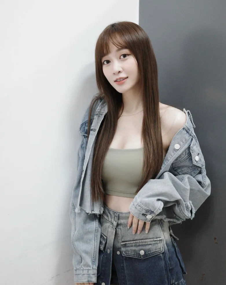 台日混血!大眼网红正妹《筱崎泫》,谁能不心动啊