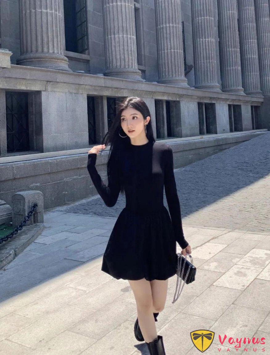 黑裙小姐姐9个经典动作，镜头下的知性美感爆棚，拍出优雅又知性，简约就是高级