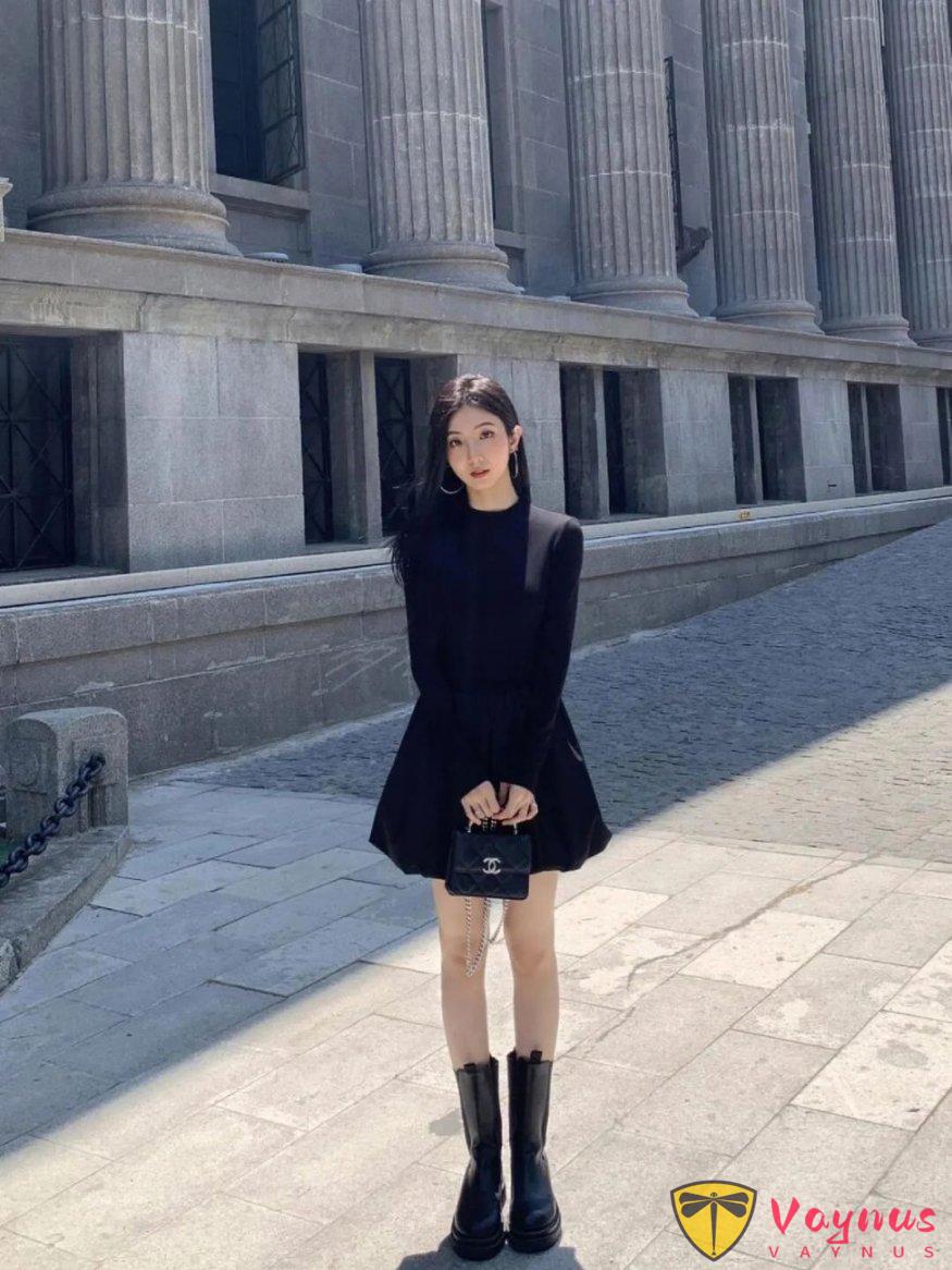 黑裙小姐姐9个经典动作，镜头下的知性美感爆棚，拍出优雅又知性，简约就是高级