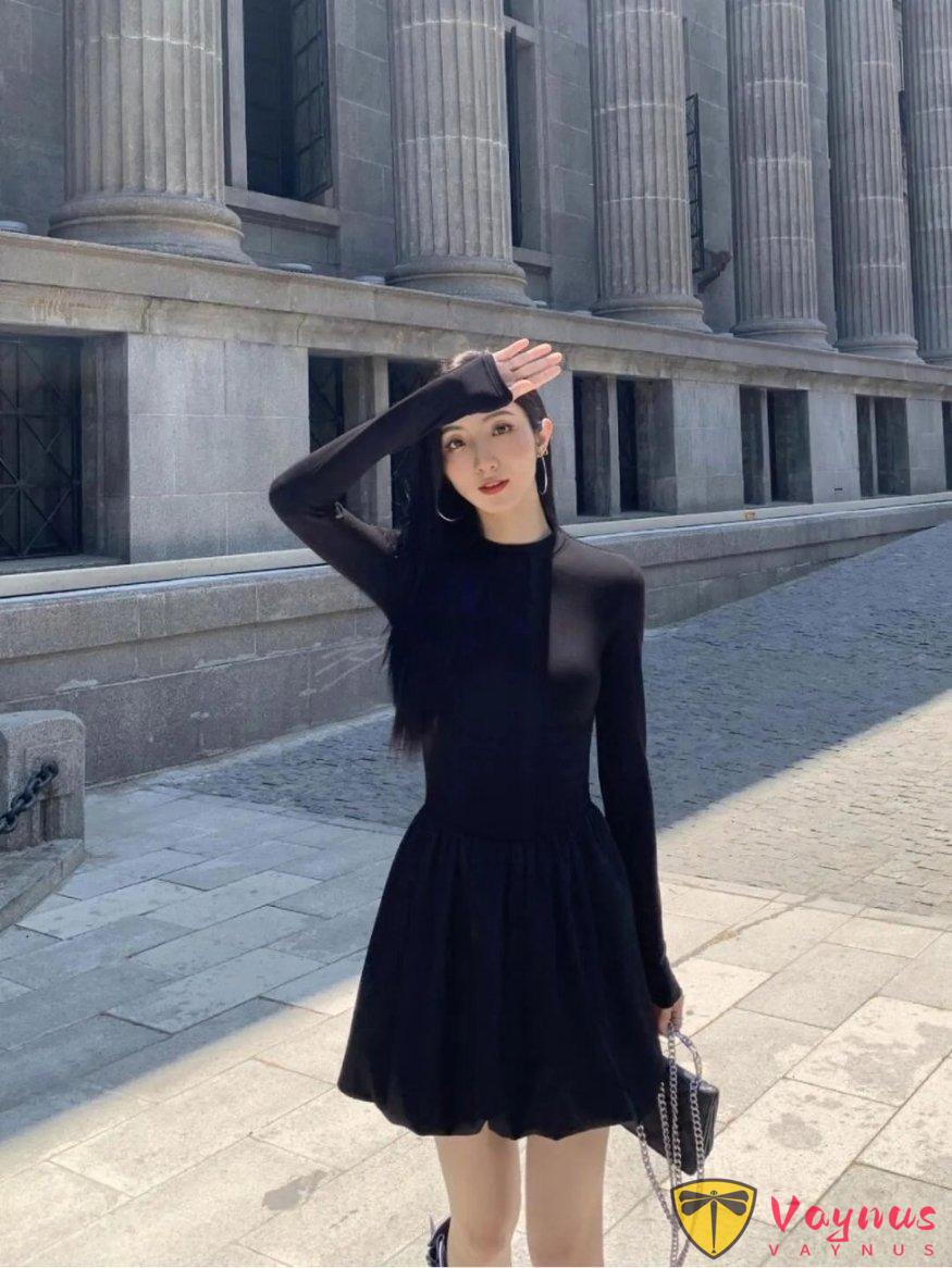 黑裙小姐姐9个经典动作，镜头下的知性美感爆棚，拍出优雅又知性，简约就是高级
