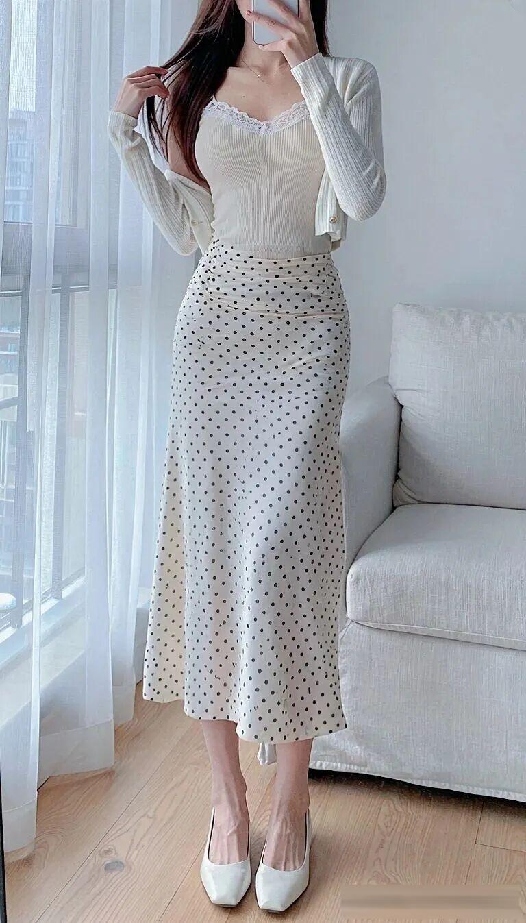 冷暖皮女生如何选适合自己的短裙和长裙搭配?