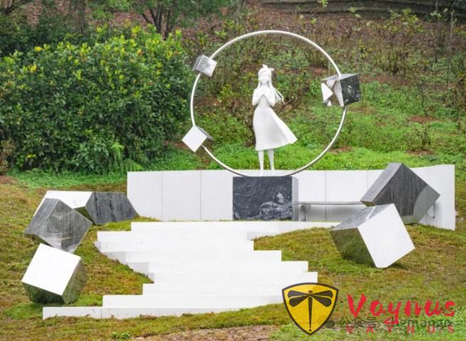 大S雕像揭幕，不像她？但是她会喜欢的