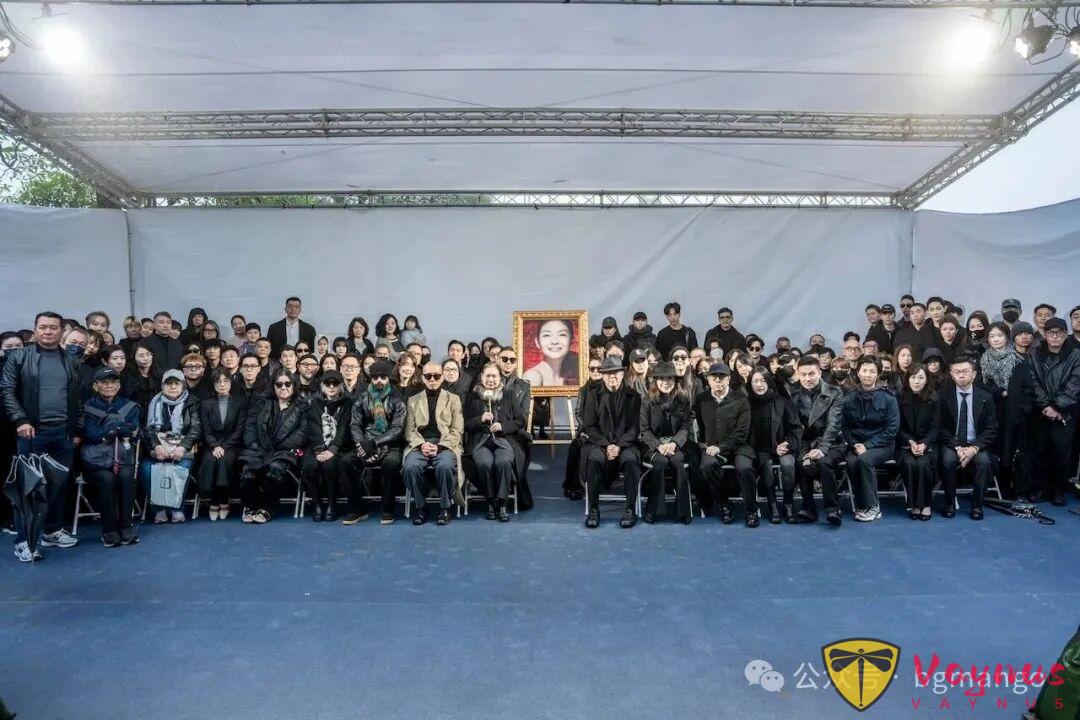 大S雕像揭幕，不像她？但是她会喜欢的