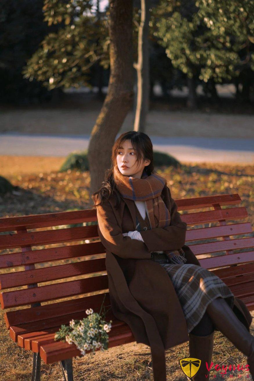 公園長椅試試這樣拍照，我拍出了電影的高階感，真的絕了~