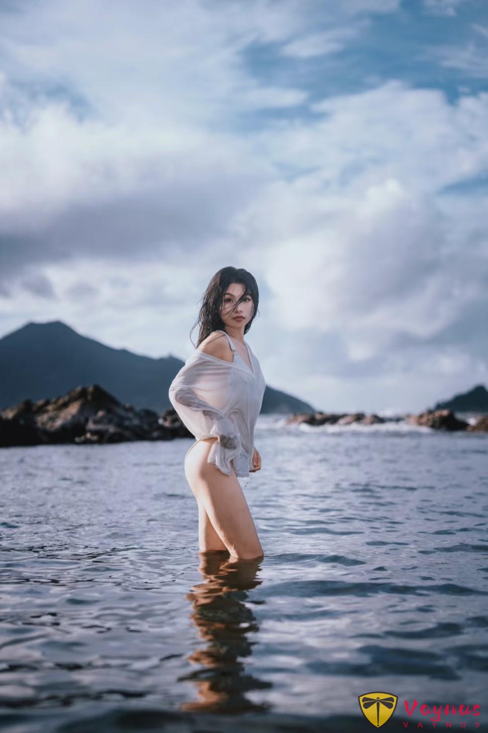 海边比基尼写真，8个高级感姿势，拍照不尴尬，自信大方显身材