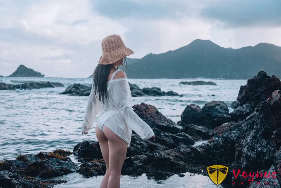 海边比基尼写真，8个高级感姿势，拍照不尴尬，自信大方显身材