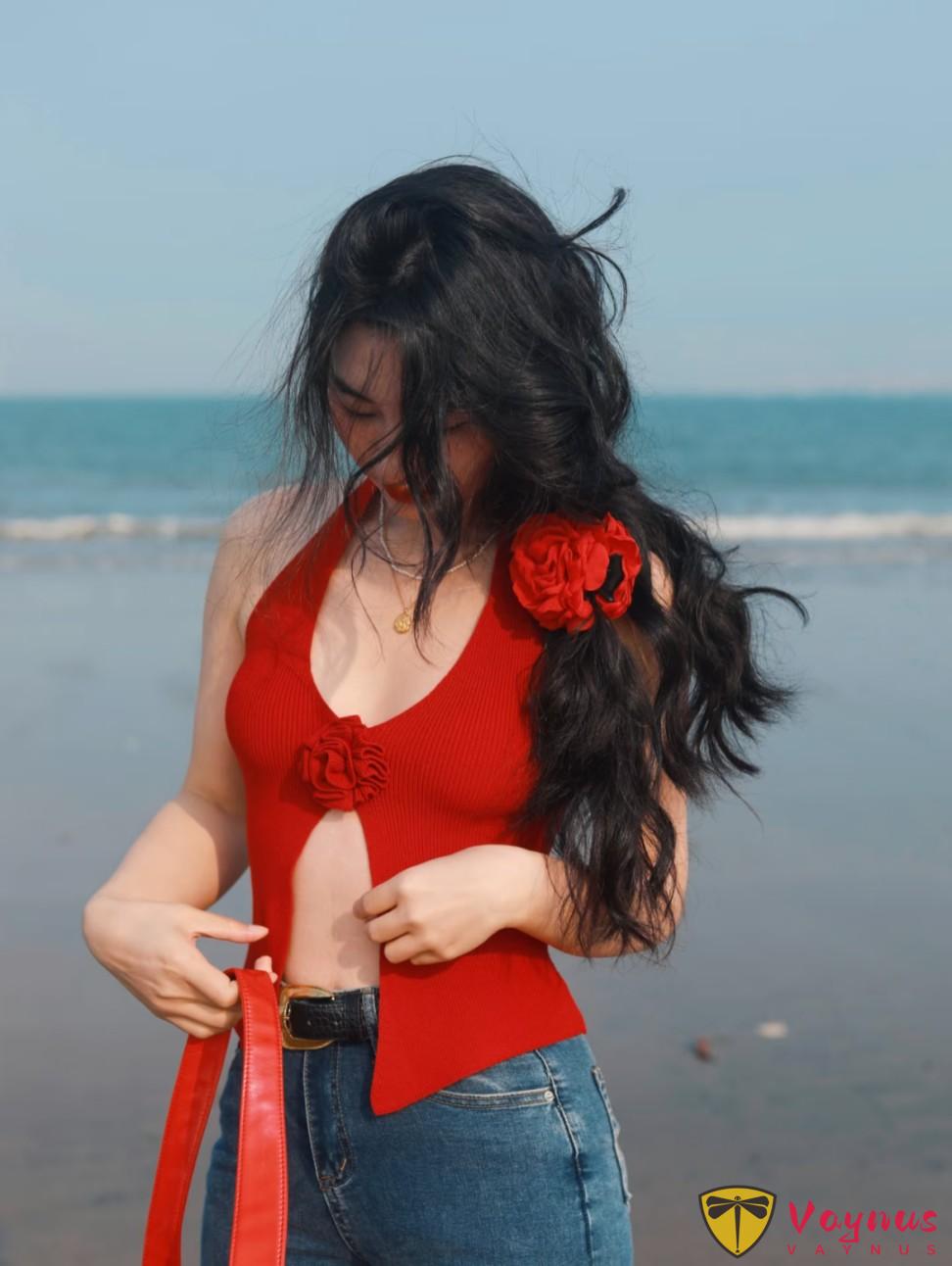 红色复古穿搭,9个海边拍照姿势,温柔性感又迷人,出片率100%