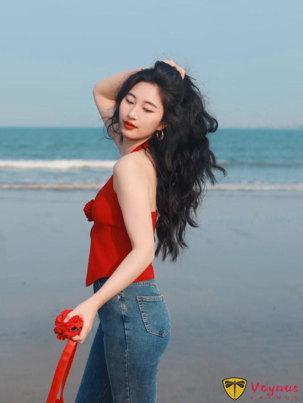 红色复古穿搭,9个海边拍照姿势,温柔性感又迷人,出片率100%