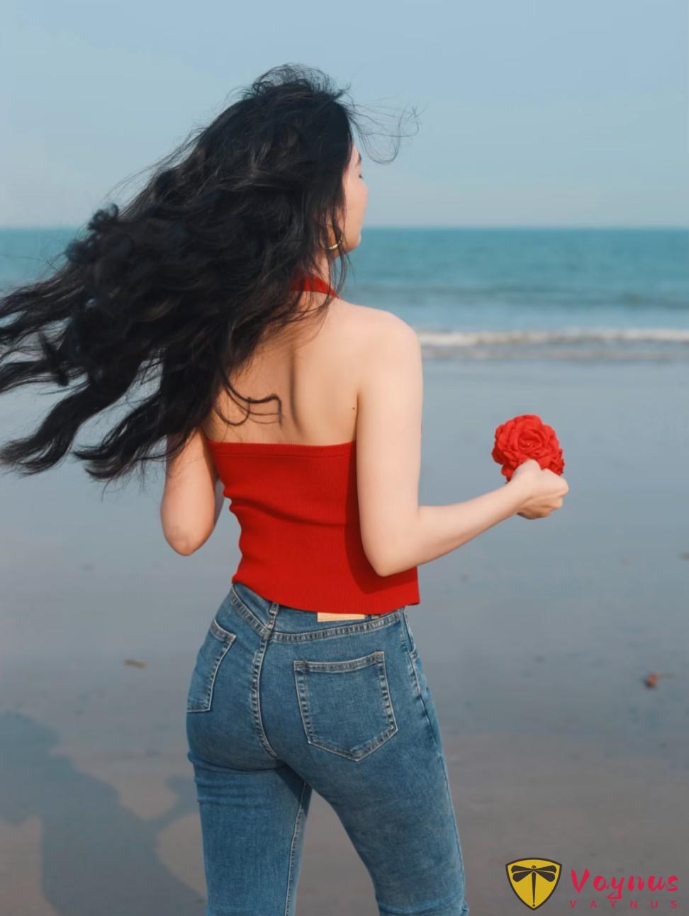 红色复古穿搭,9个海边拍照姿势,温柔性感又迷人,出片率100%