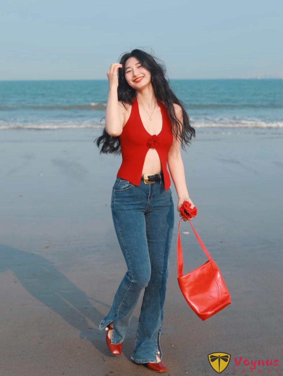 红色复古穿搭,9个海边拍照姿势,温柔性感又迷人,出片率100%