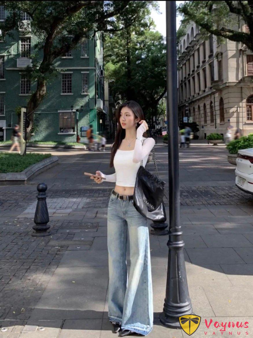 簡約高階中帶些許冷酷，美女街拍就這樣拍！9個姿勢拿捏復古街拍風