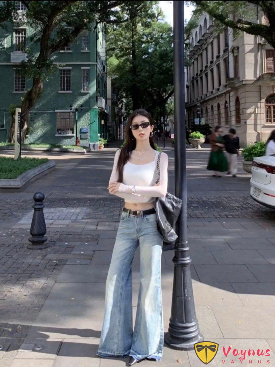 簡約高階中帶些許冷酷，美女街拍就這樣拍！9個姿勢拿捏復古街拍風