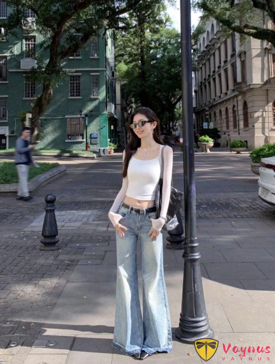 簡約高階中帶些許冷酷，美女街拍就這樣拍！9個姿勢拿捏復古街拍風