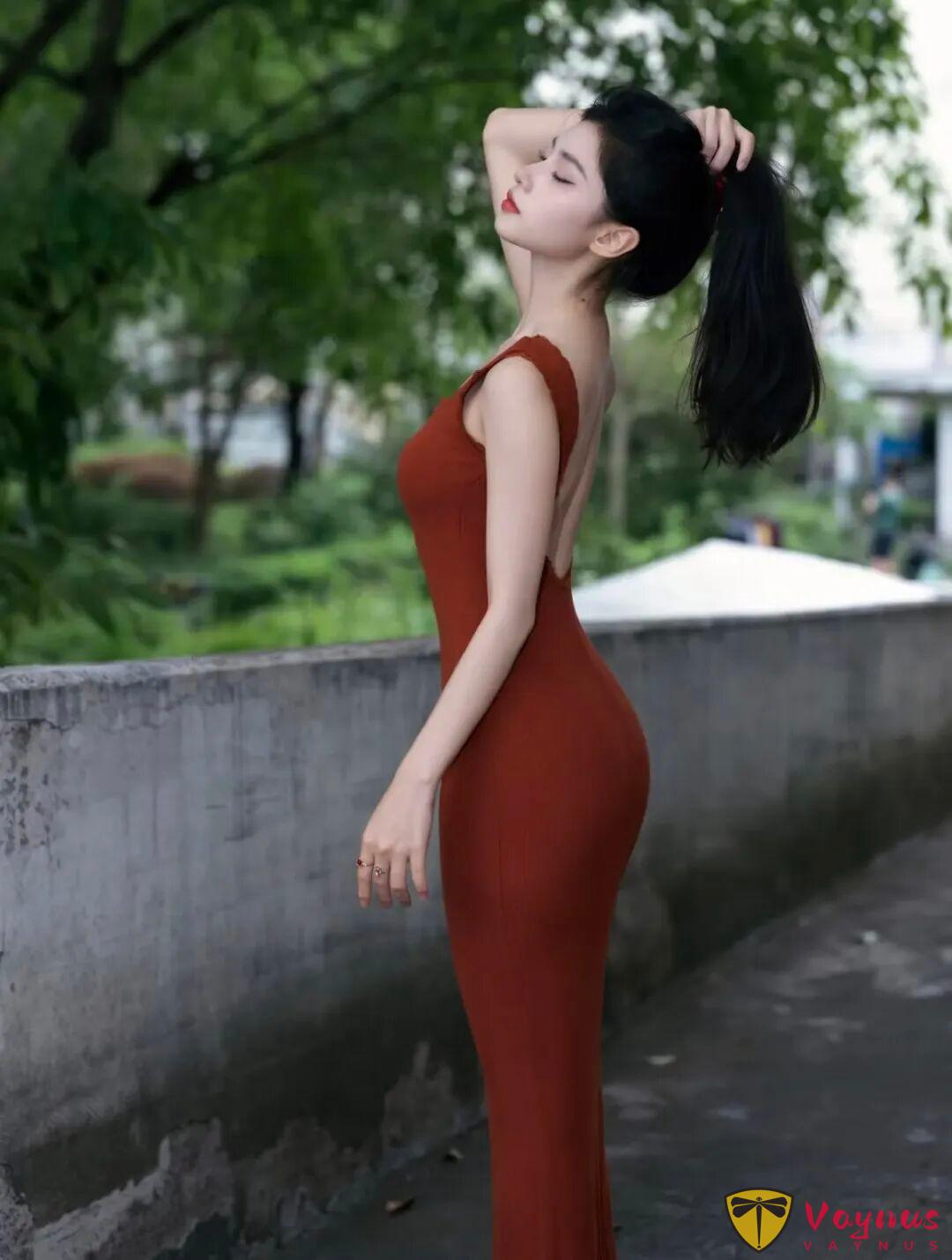 曼妙红裙写真，9个动作拍出气质大片！