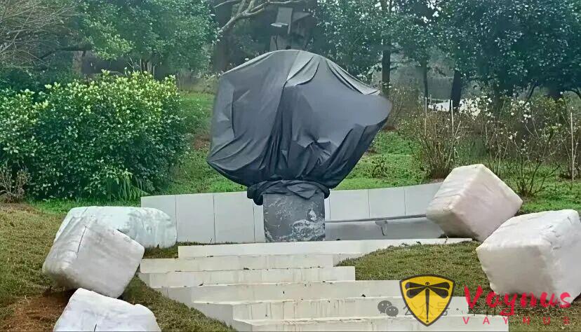 9阶S路，99颗珍珠：具俊晔用一座雕像，定格与大S的永恒深情