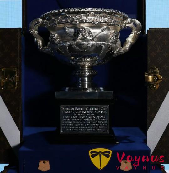 阿爾卡拉斯驚險擊敗茲維列夫晉級男單決賽；澳網張帥女雙再創歷史，萊巴金娜與薩巴倫卡會師女單決賽