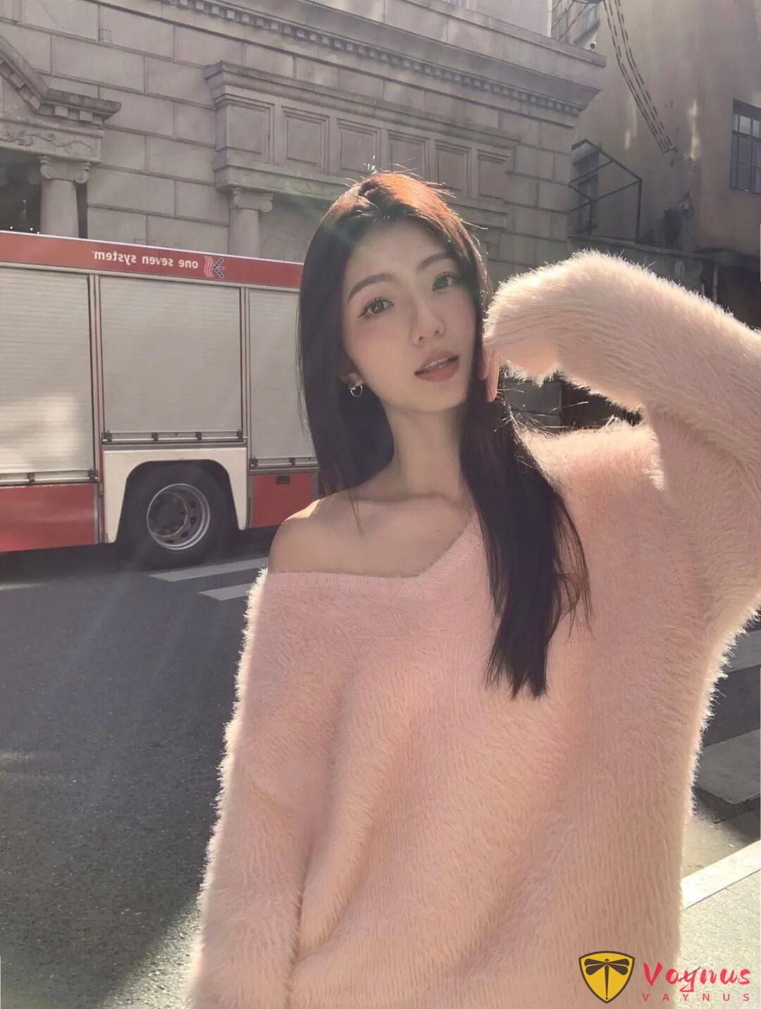 解鎖街頭時尚感！9 個超讚攝影姿勢，助你拍出明亮大片！