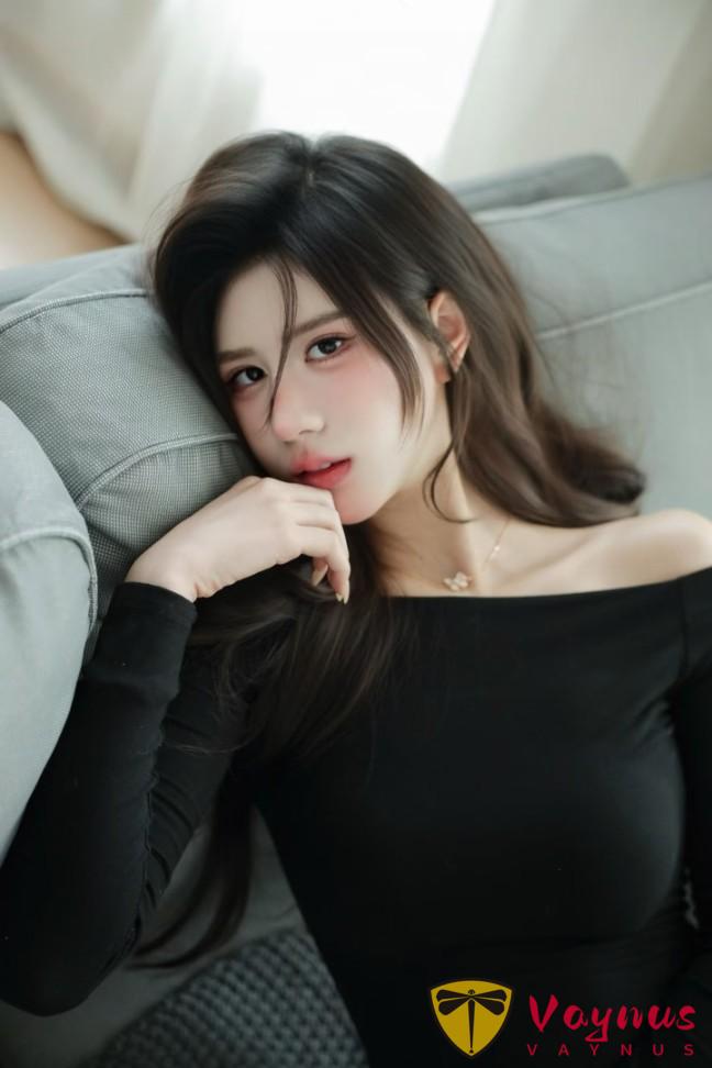 9個宅家沙發拍照姿勢，溫柔慵懶顯氣質，顯瘦遮肉秀鎖骨