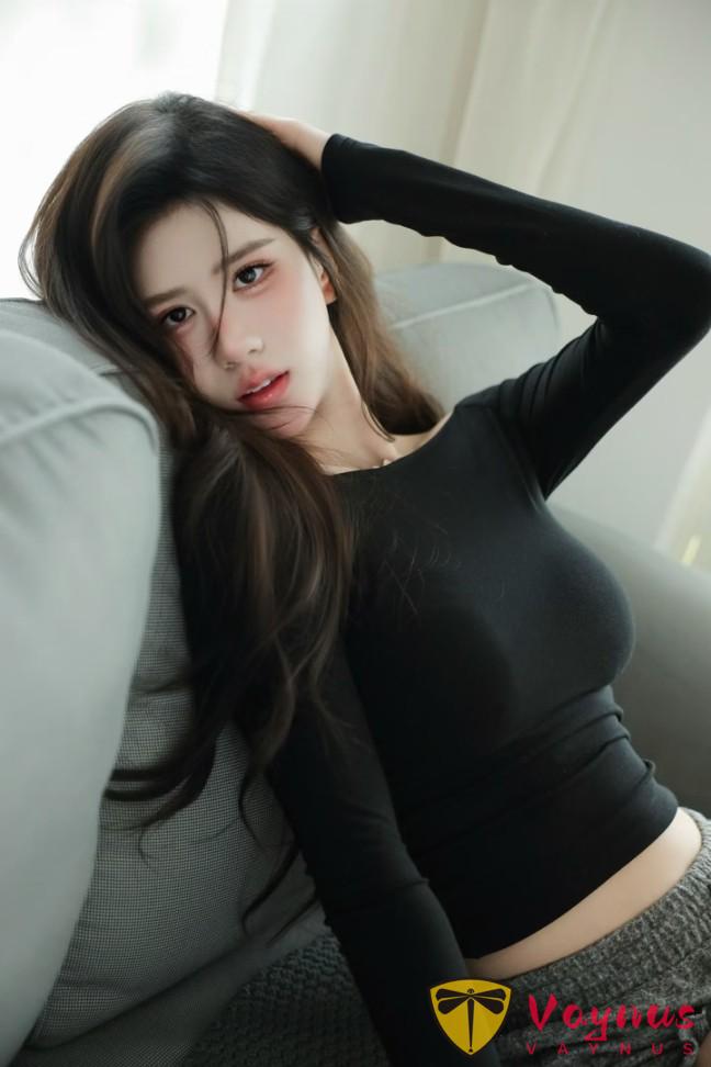 9個宅家沙發拍照姿勢，溫柔慵懶顯氣質，顯瘦遮肉秀鎖骨