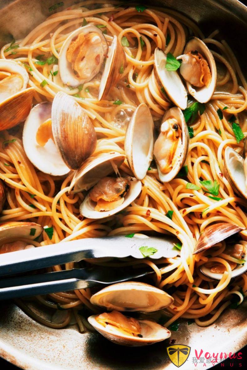 圣诞餐桌上的招牌菜是什么？海鲜占据了中心位置