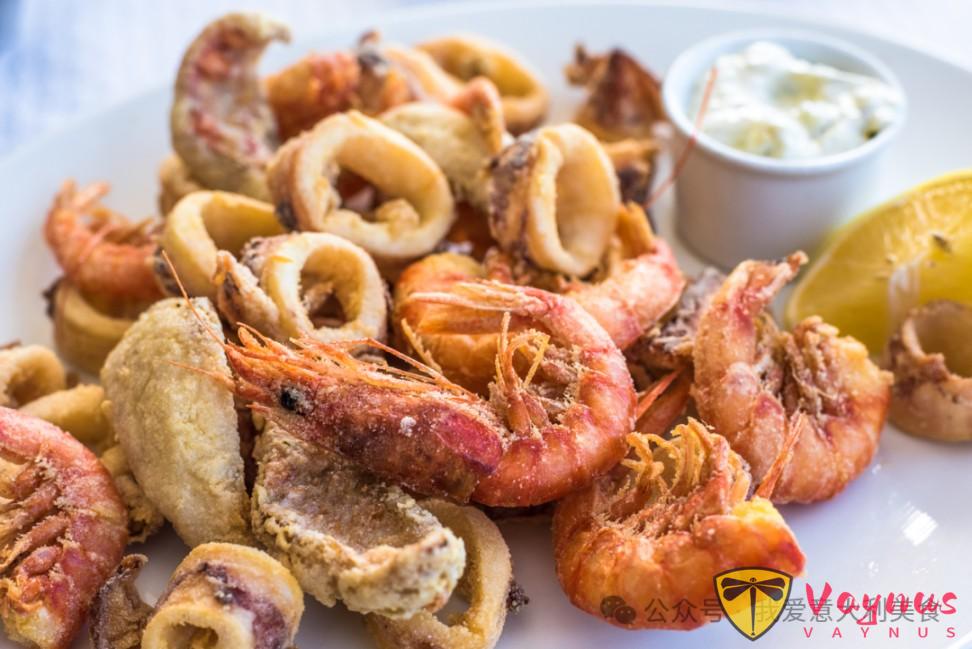 圣诞餐桌上的招牌菜是什么？海鲜占据了中心位置