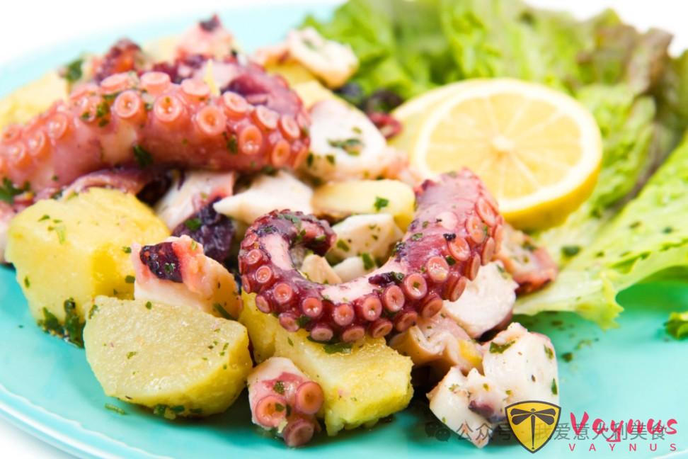 圣诞餐桌上的招牌菜是什么？海鲜占据了中心位置