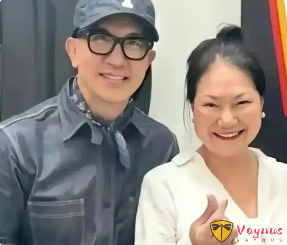 S媽 人前手挽手，人後律師團！