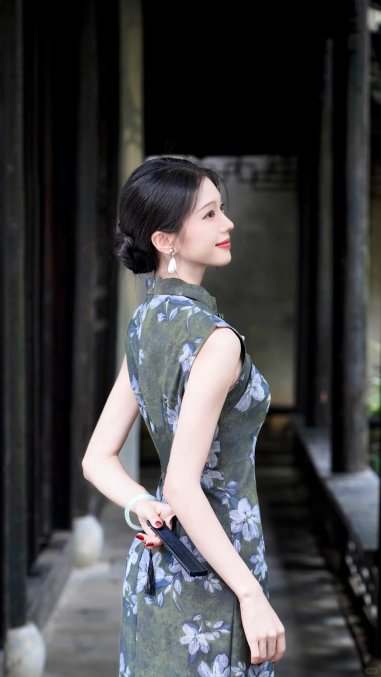 女生穿旗袍就這麼拍!5個拍照小技巧,簡單好學又顯身材,氛圍感拉滿