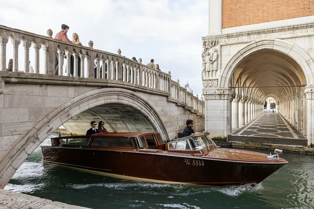 1769176880685097002.webp 最新R级重口肉体恐怖片《美丽毒素/美人》,血浆爆了