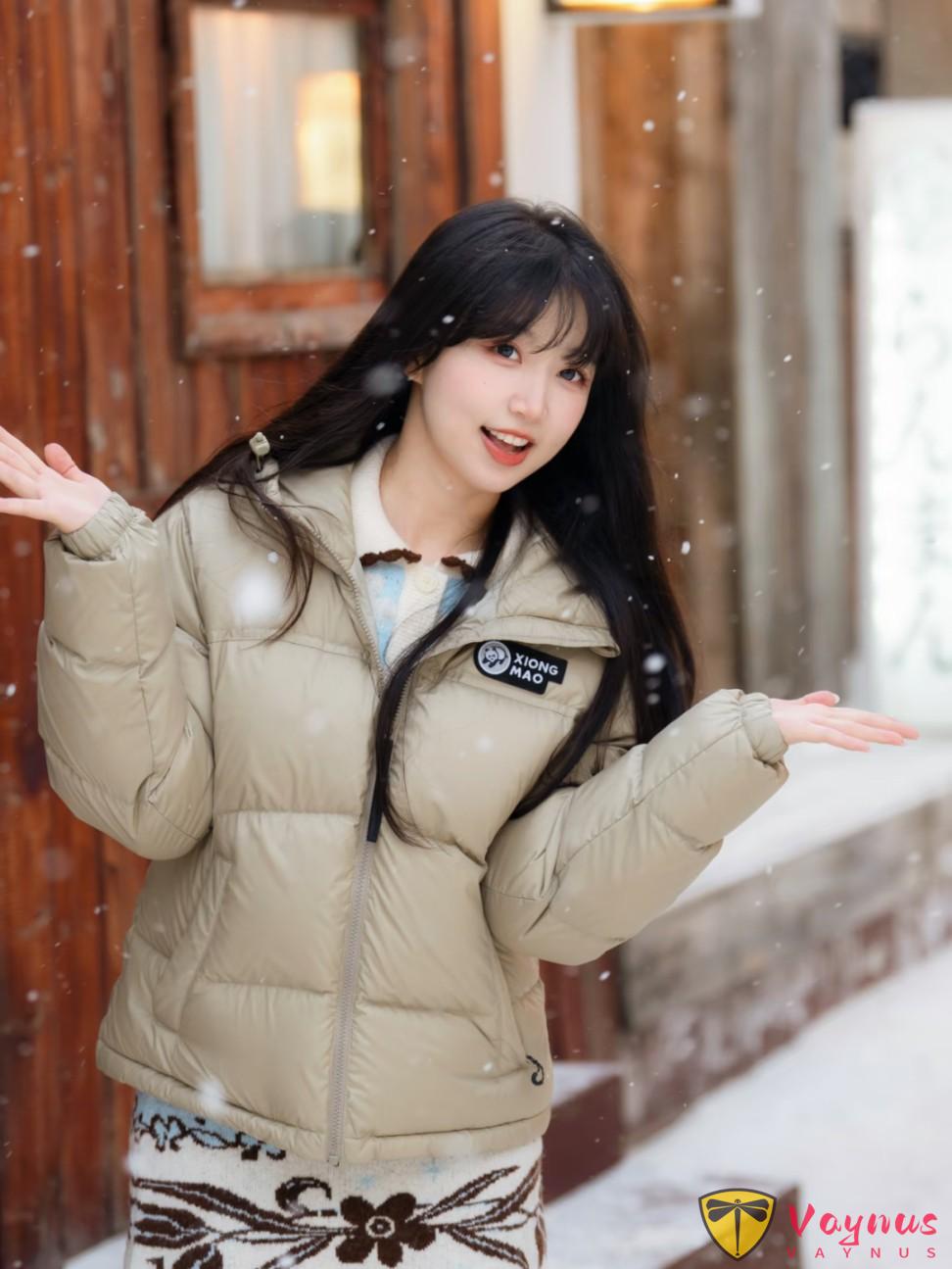 下雪天的正确打开方式!9个甜妹拍照姿势,温柔又治愈,甜过初恋