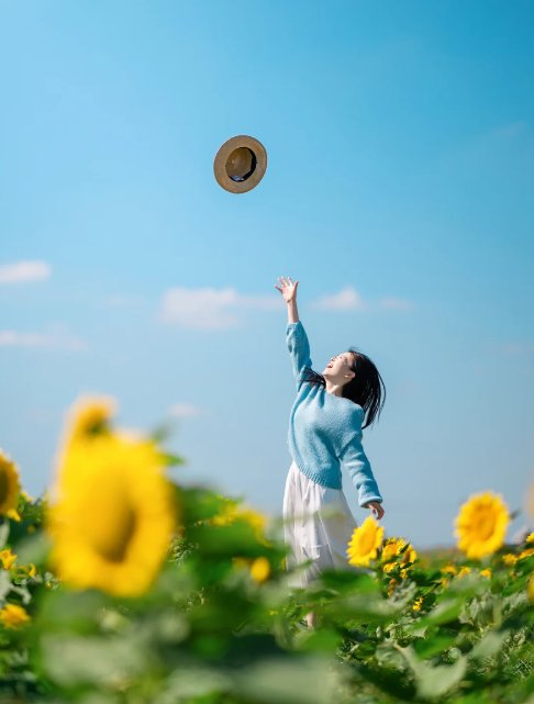 不上鏡、害怕鏡頭、不會擺姿勢，怎麼拍出好看照片？簡單4招教你拍出氛圍感，擺脫遊客照！