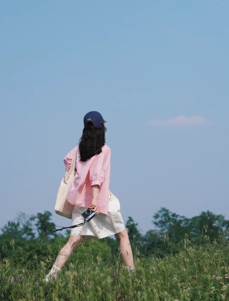 不上鏡、害怕鏡頭、不會擺姿勢，怎麼拍出好看照片？簡單4招教你拍出氛圍感，擺脫遊客照！