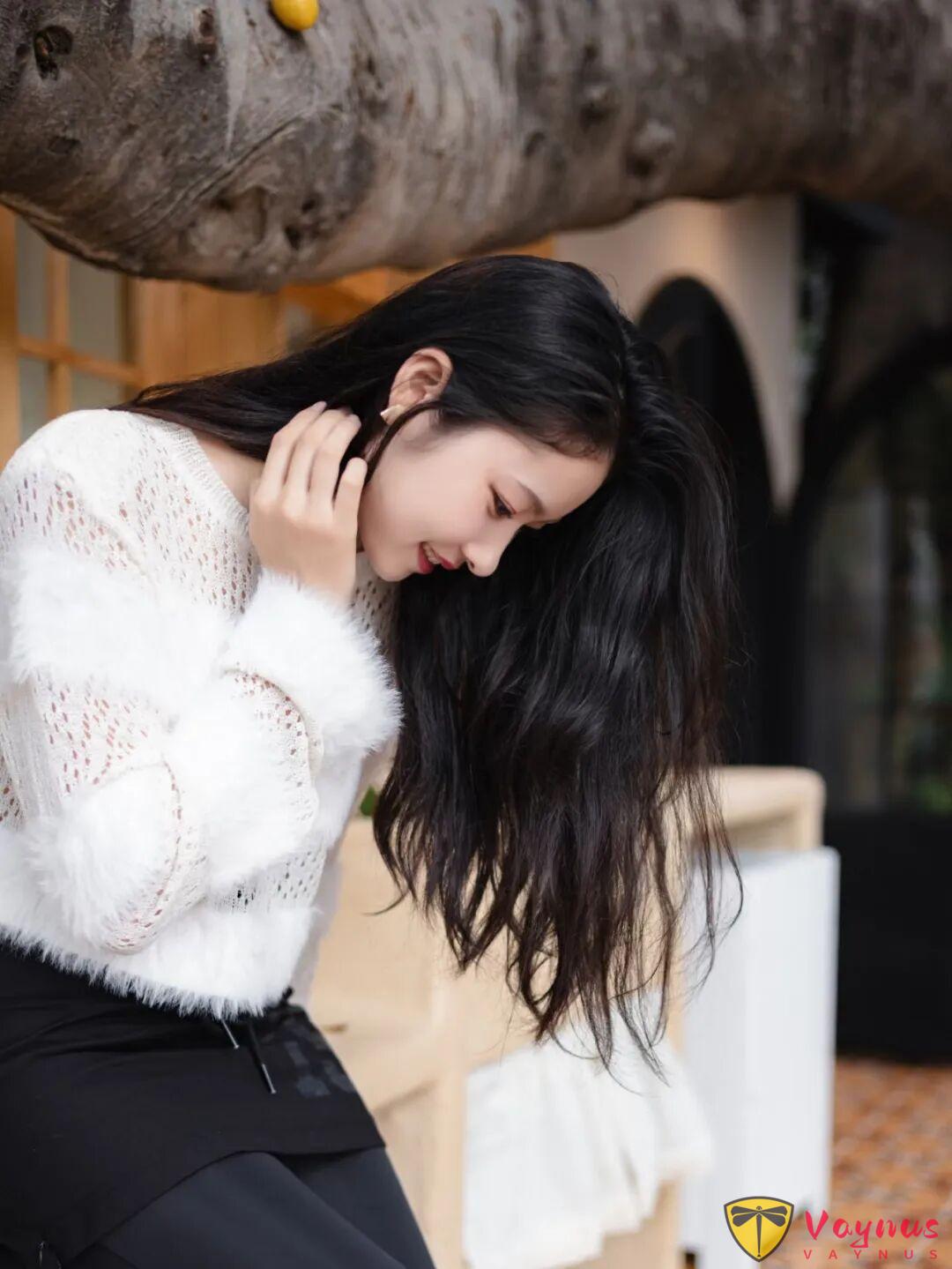 把温柔穿身上，9个秋冬毛衣拍照姿势，松弛又治愈，氛围感绝了！