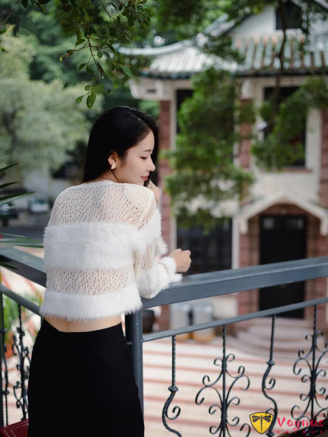 把温柔穿身上，9个秋冬毛衣拍照姿势，松弛又治愈，氛围感绝了！