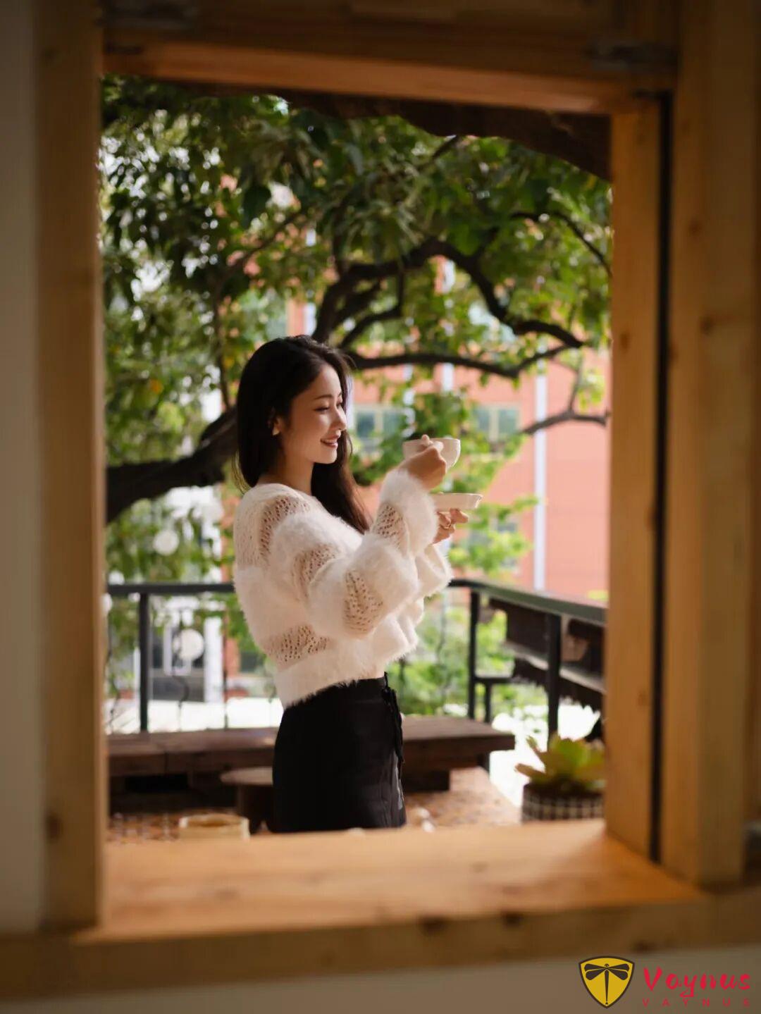 把温柔穿身上，9个秋冬毛衣拍照姿势，松弛又治愈，氛围感绝了！