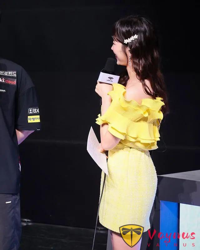 韓國美女主持人，身材好氣質佳，成熟又穩重