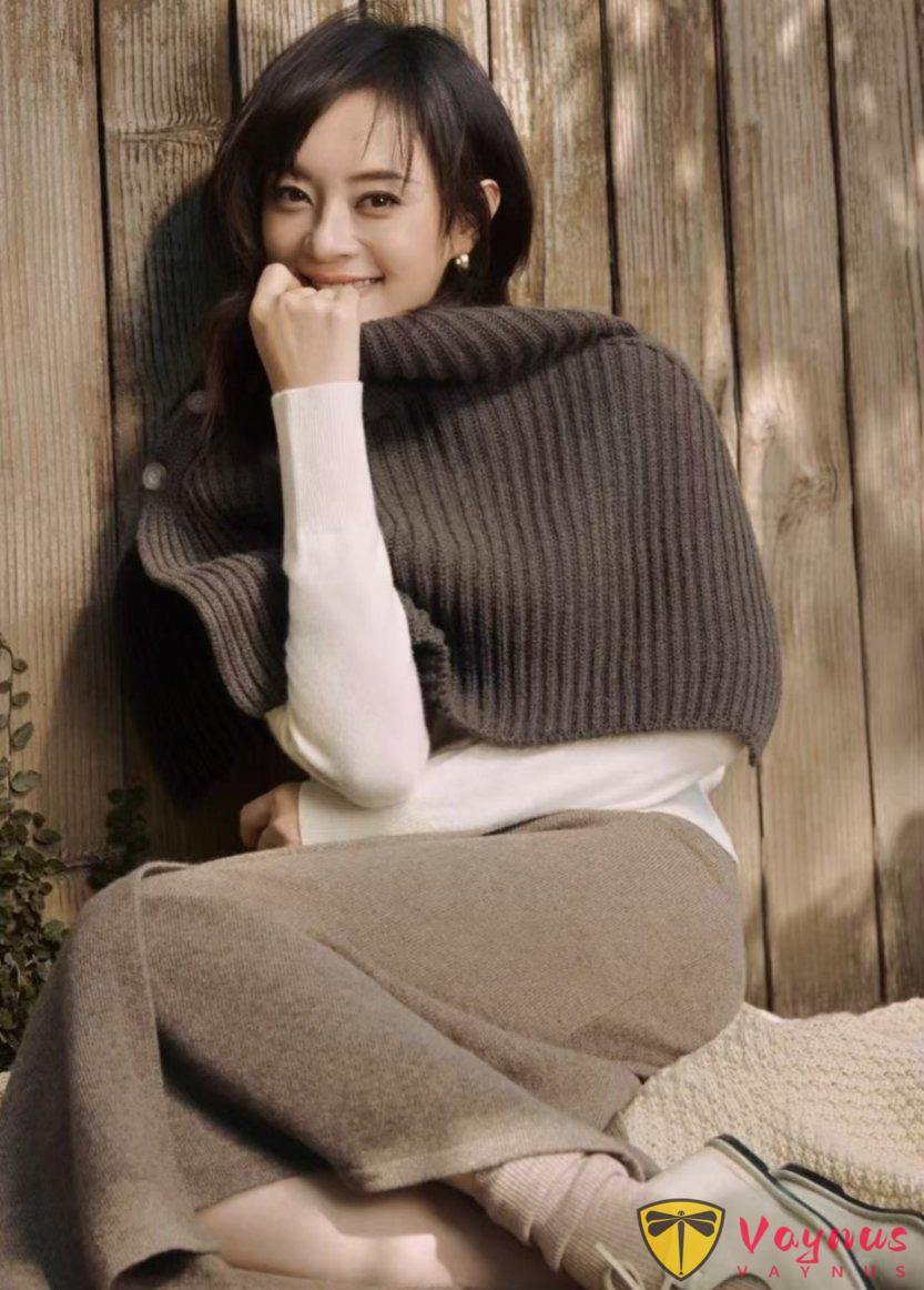 全網狂嘲她的造型土氣，但她明明是旗裝第一美女……