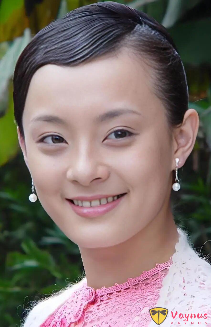 全網狂嘲她的造型土氣，但她明明是旗裝第一美女……