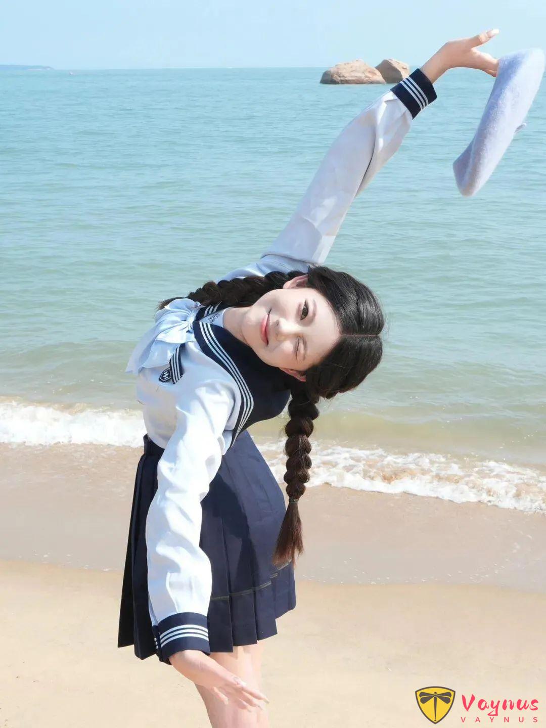 制服少女，8组推荐动作拍出温柔、灵动、不造作