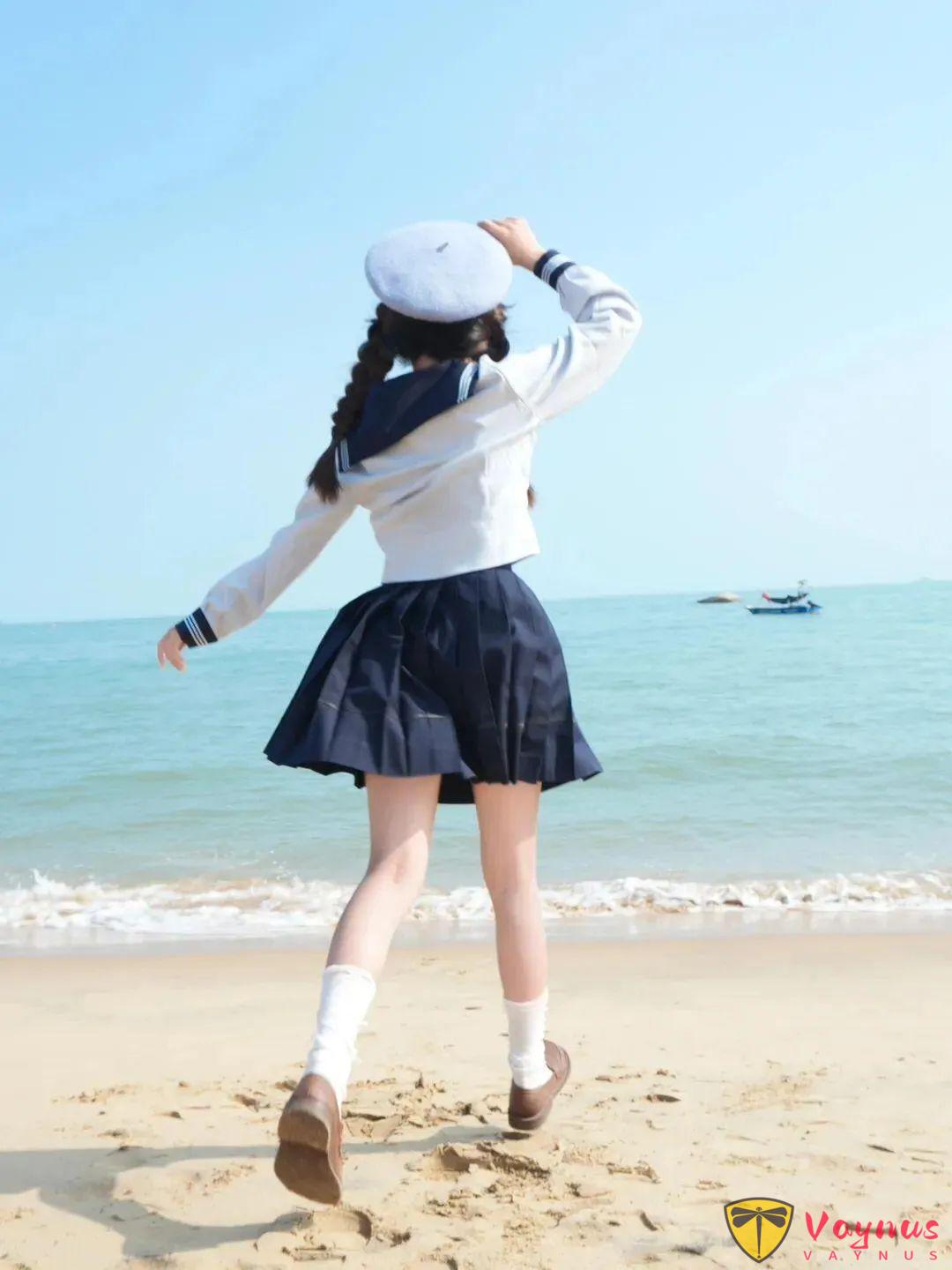制服少女，8组推荐动作拍出温柔、灵动、不造作