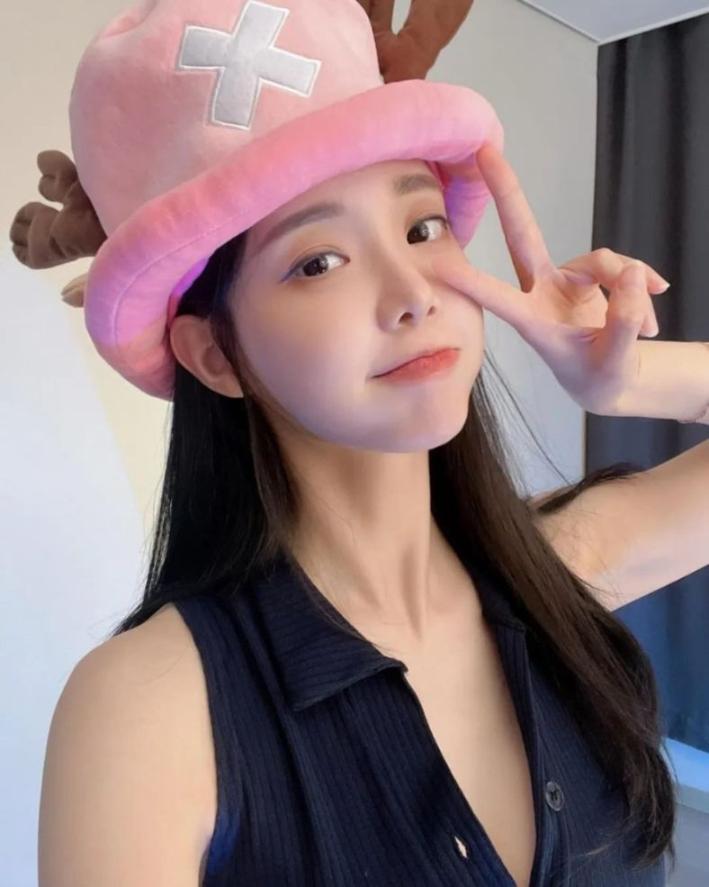 知性优雅，又俏皮可爱！极品韩妹，撩人心弦，美得让人心动