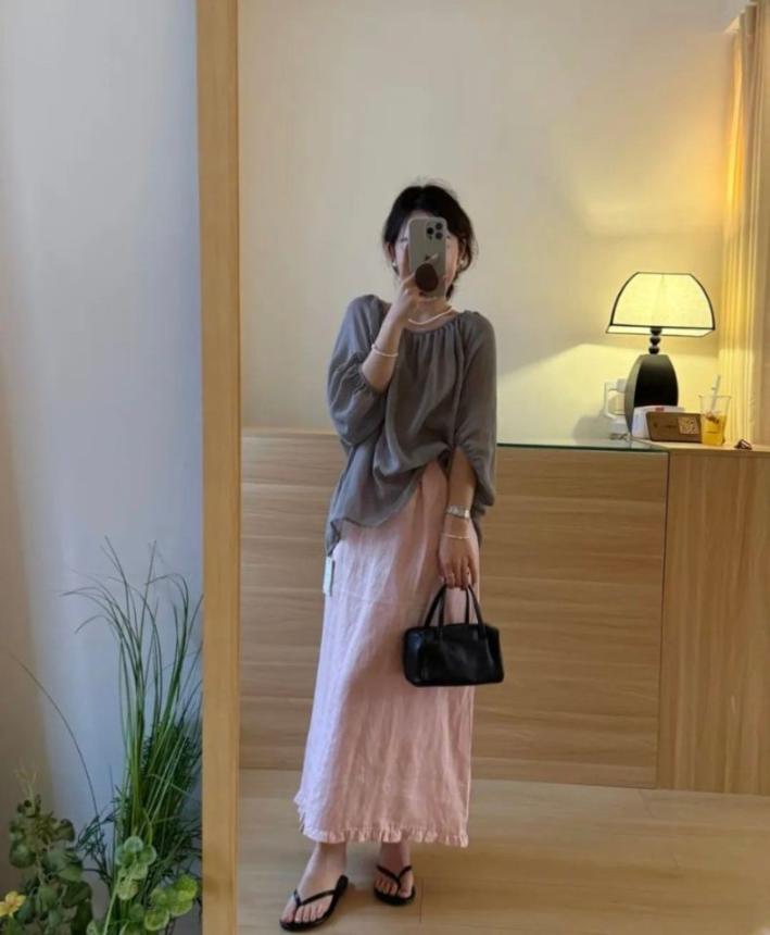 小衫+半裙穿搭