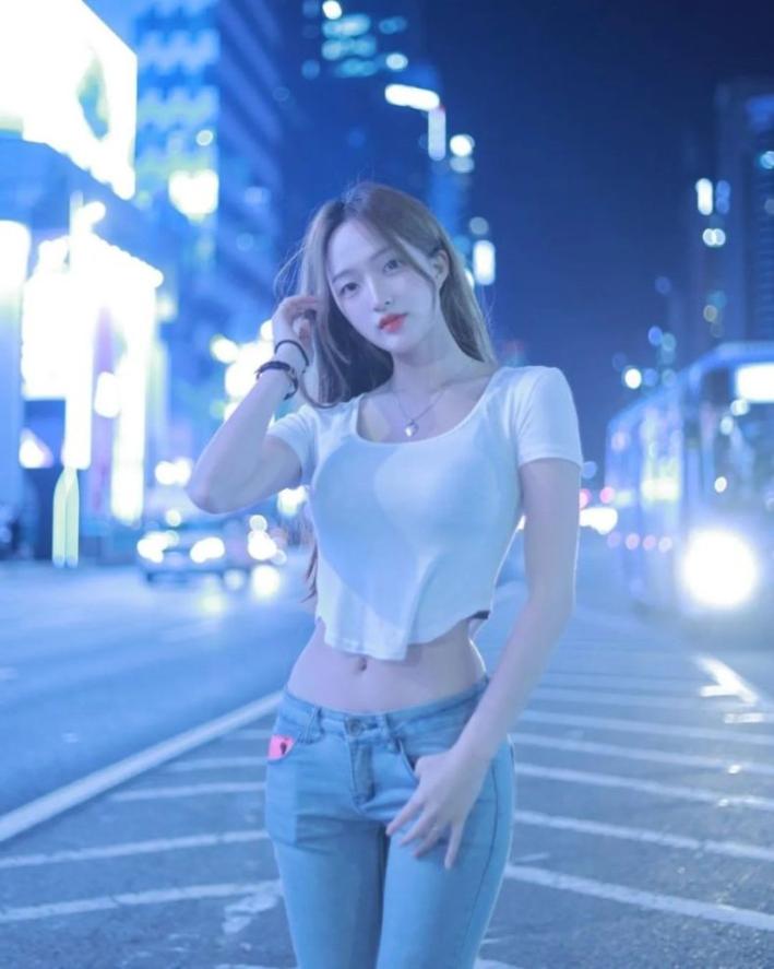 韓國極品女神！又白又嫩，白皙修長，真的是人間尤物啊