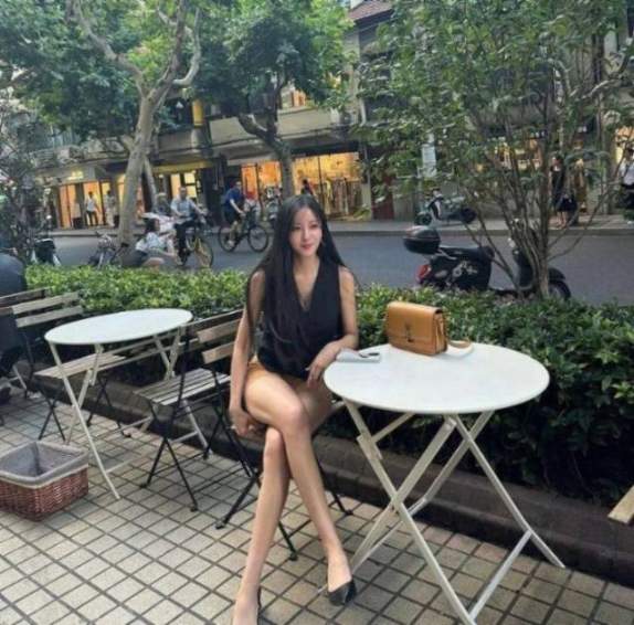韩国极品女神！35岁风韵犹存，超级大长腿，真的太美了