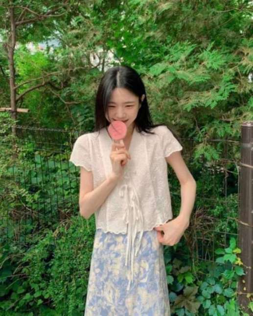 碎花半裙穿搭灵感